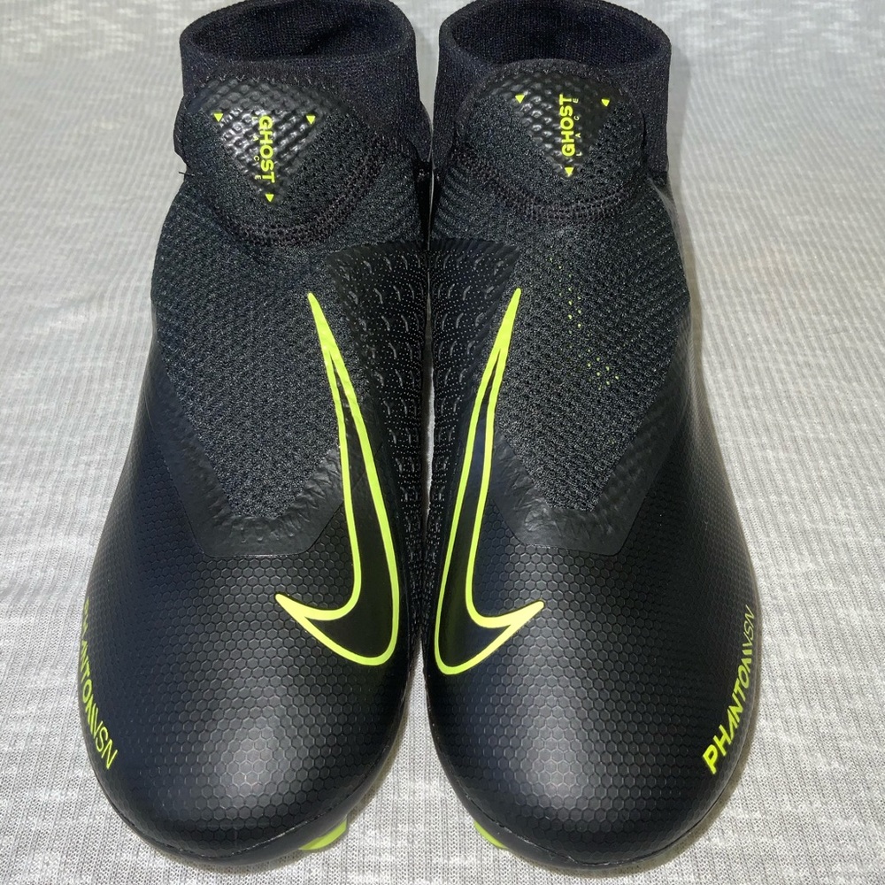 Nike Phantom Vision Academy Soccer Cleat NEW SZ9.5